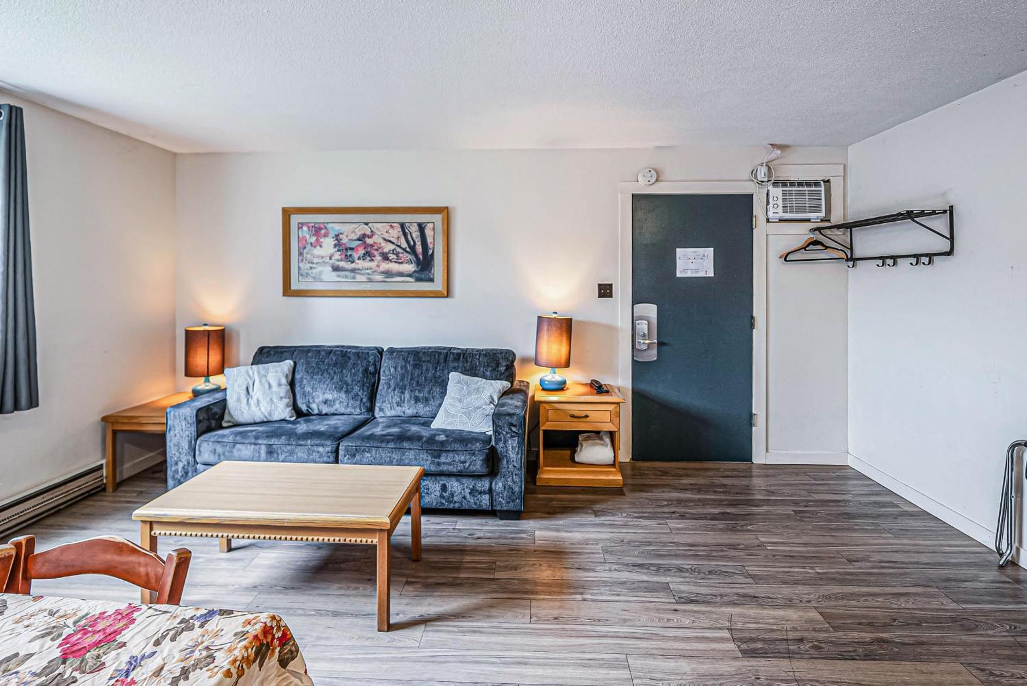 Bluebird Motel Нанаймо Экстерьер фото