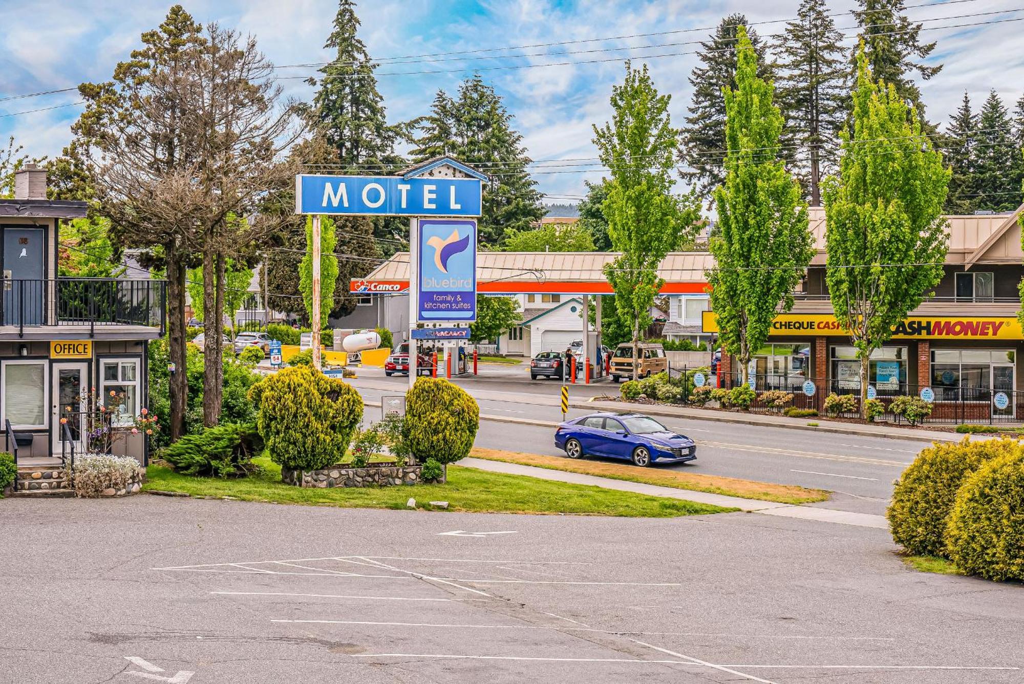 Bluebird Motel Нанаймо Экстерьер фото