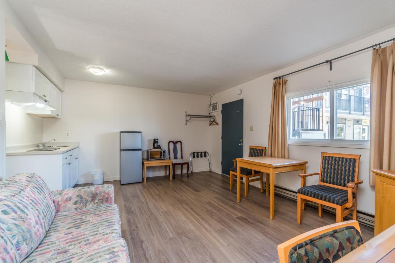 Bluebird Motel Нанаймо Экстерьер фото